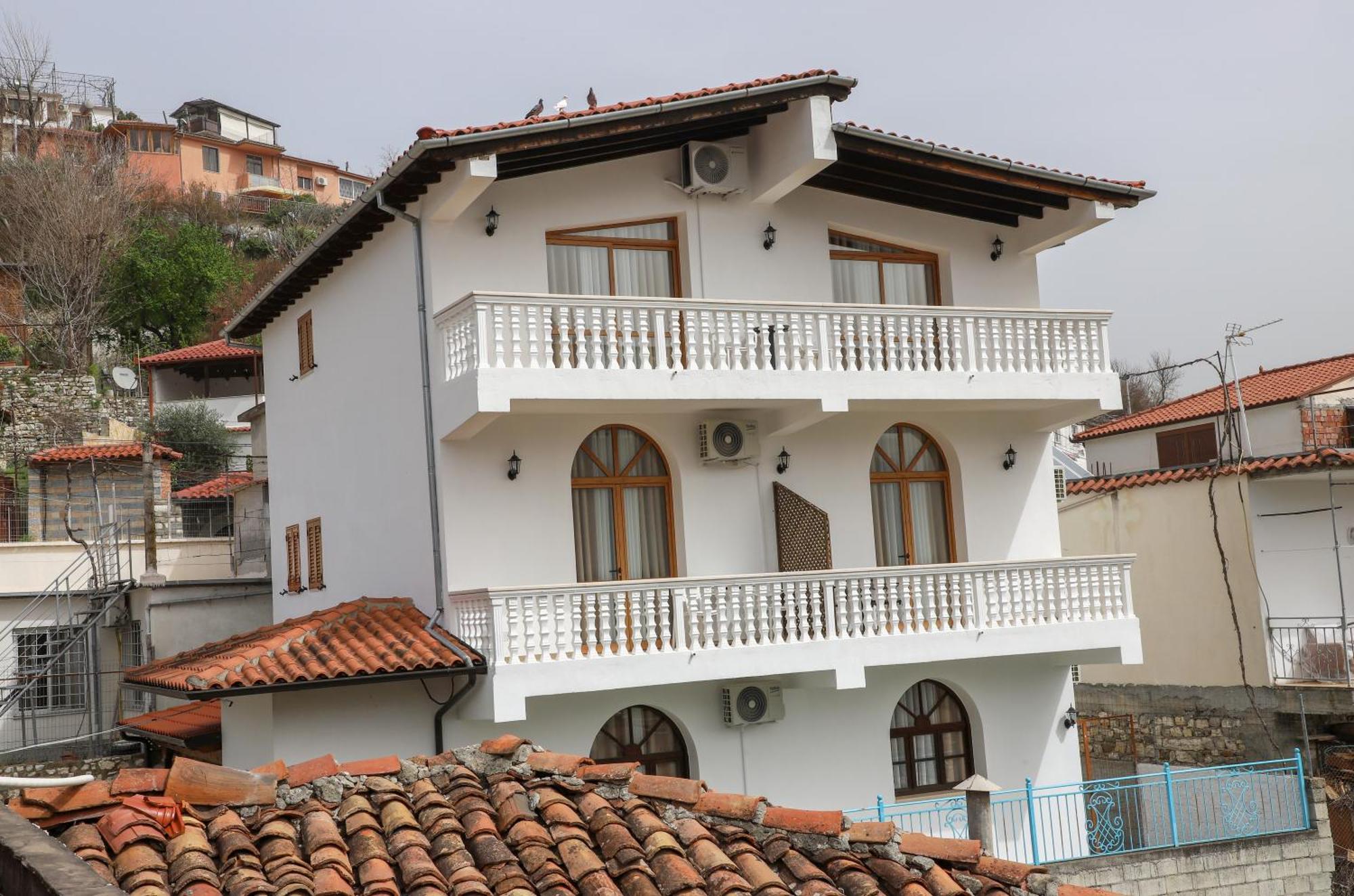 Vila Malasi Berat Exteriér fotografie